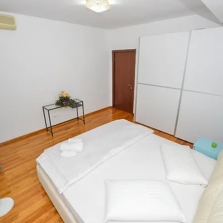 Apartman Residenza Don Pepito -shabbat Friendly Bukarest